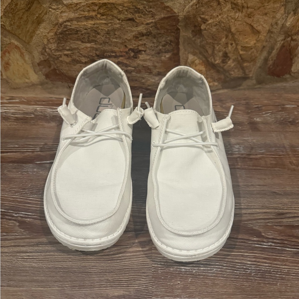 Hey Dude - Wendy White Chambray